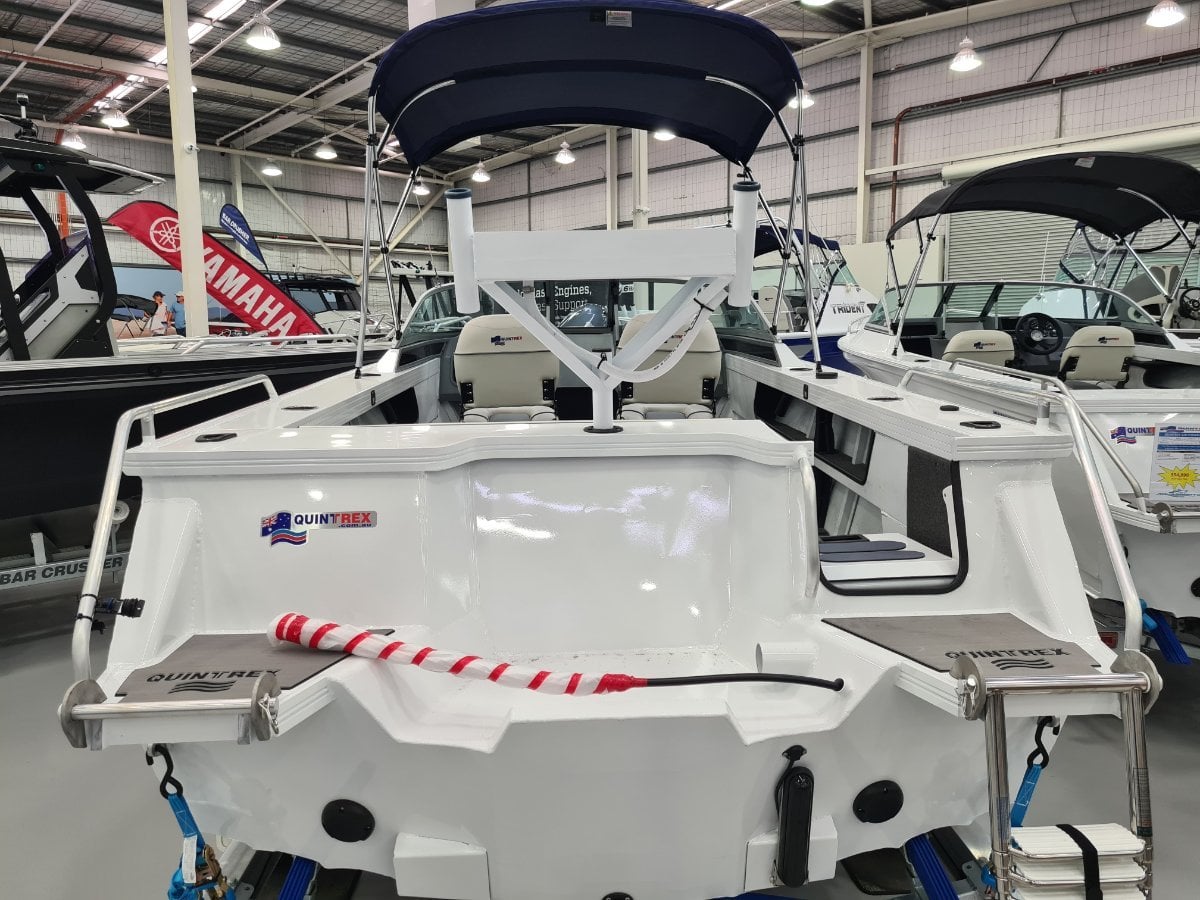 QUINTREX 500 CRUISEABOUT BOWRIDER