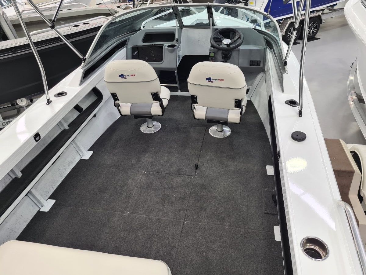 QUINTREX 500 CRUISEABOUT BOWRIDER