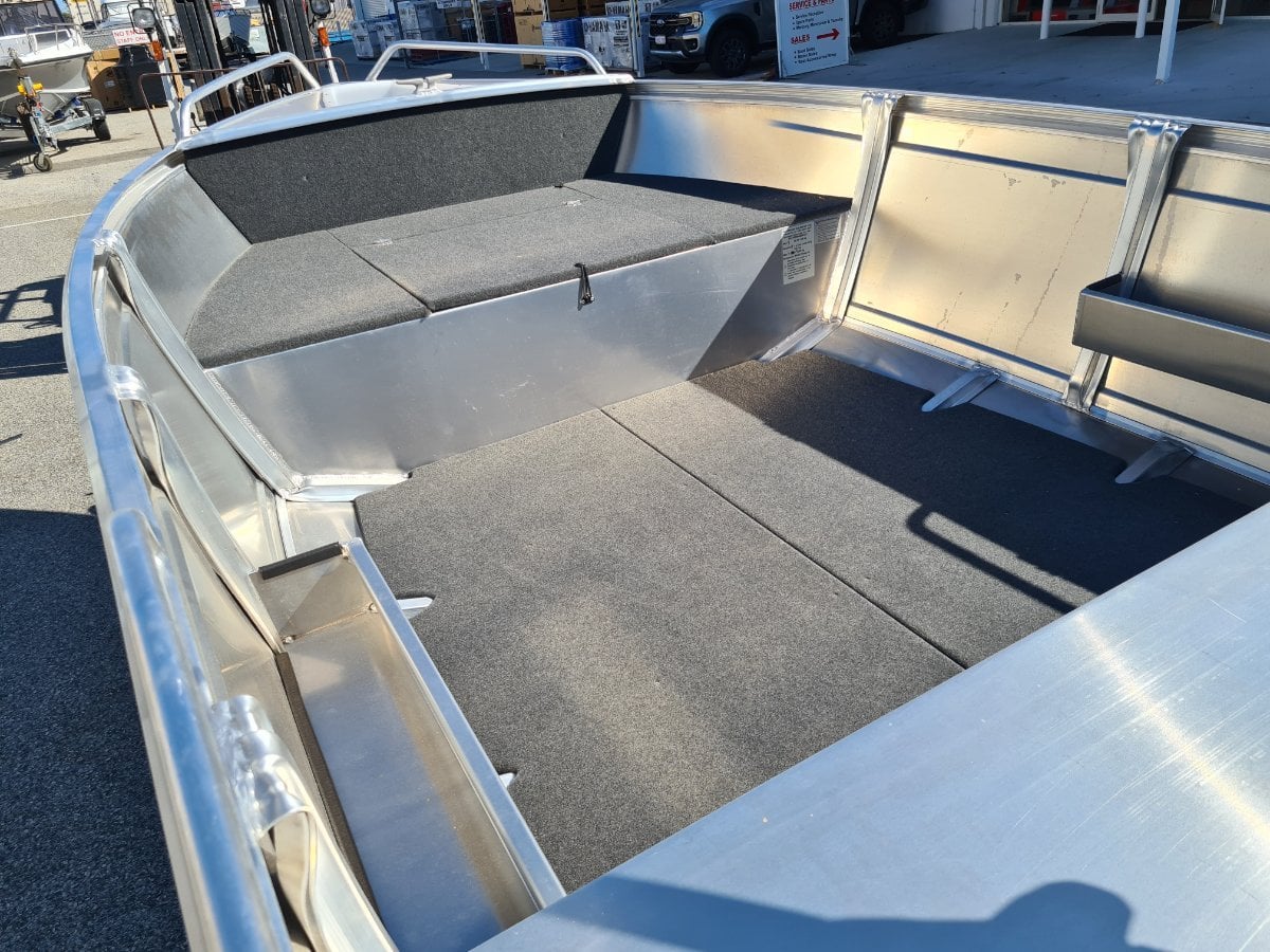 2023 QUINTREX 420 BUSTA OPEN BOAT