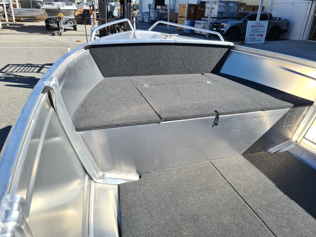 2023 QUINTREX 420 BUSTA OPEN BOAT