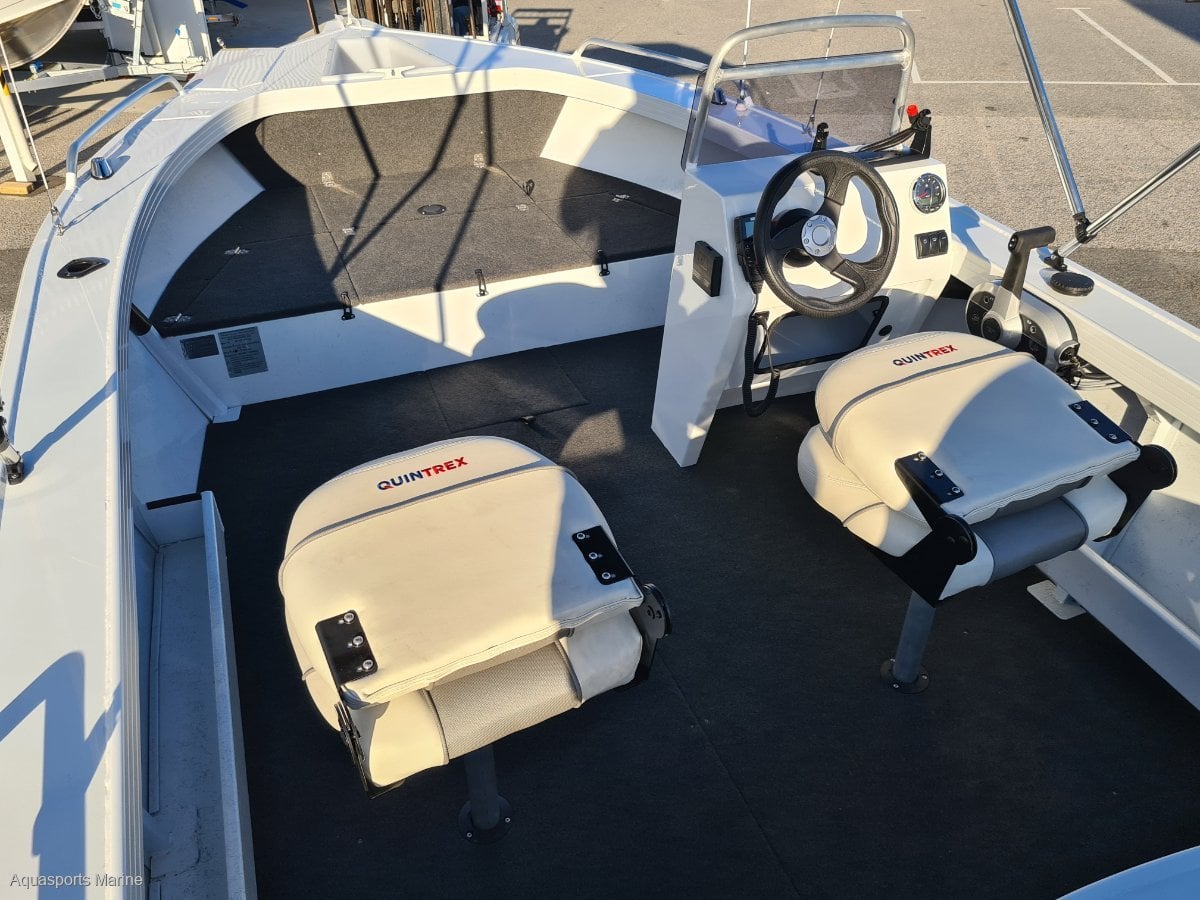 2023 QUINTREX 490 RENEGADE SC SIDE CONSOLE