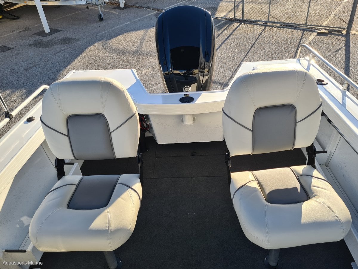 2023 QUINTREX 490 RENEGADE SC SIDE CONSOLE