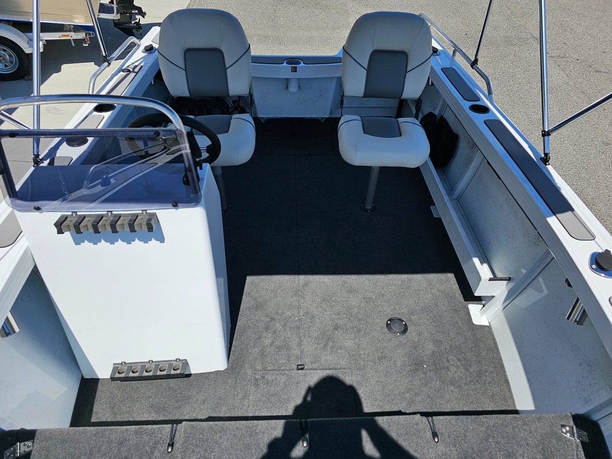 2024 QUINTREX 460 RENEGADE SIDE CONSOLE