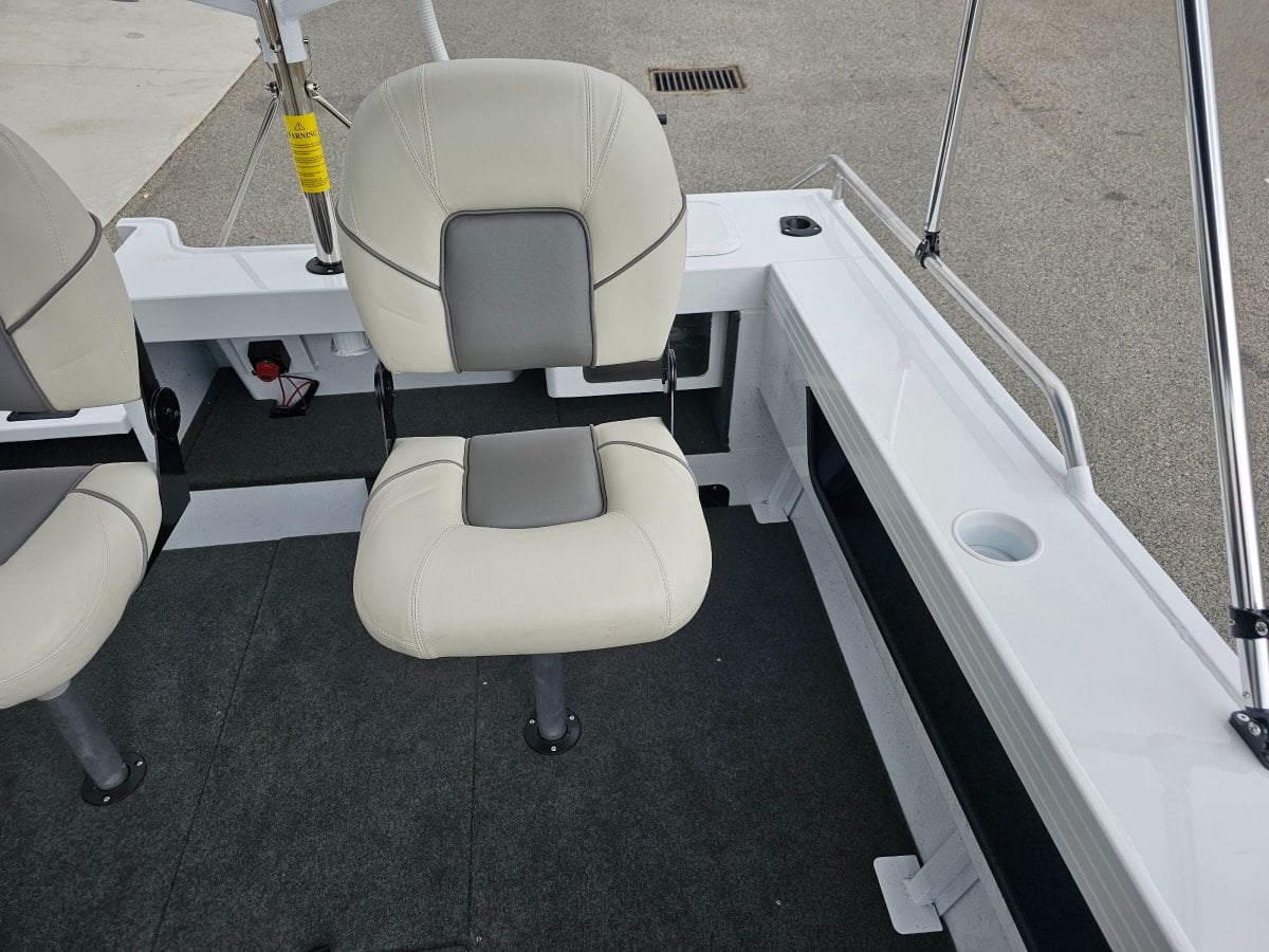 2024 QUINTREX 520 TOP ENDER RUNABOUT