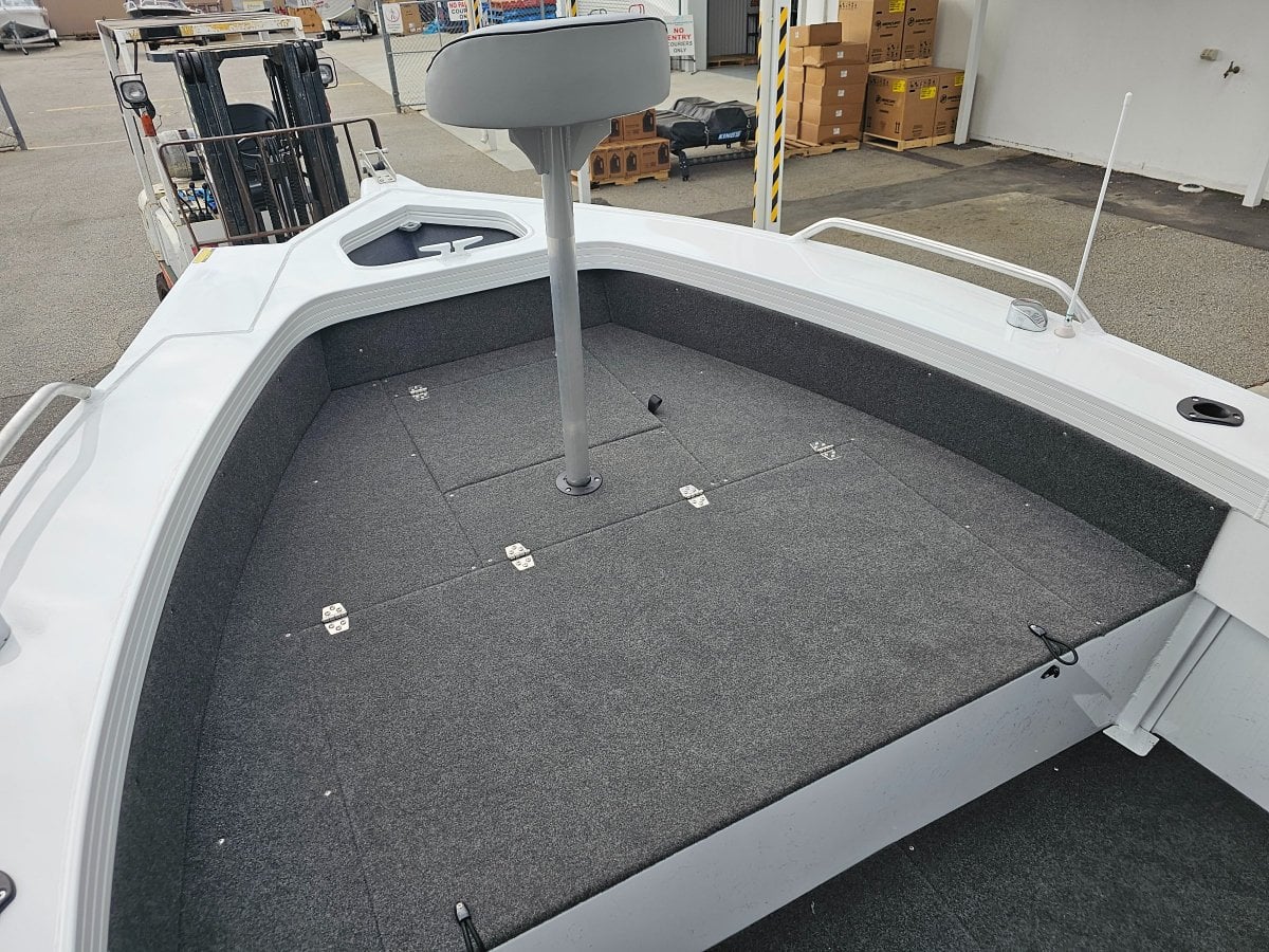 2024 QUINTREX 520 TOP ENDER RUNABOUT