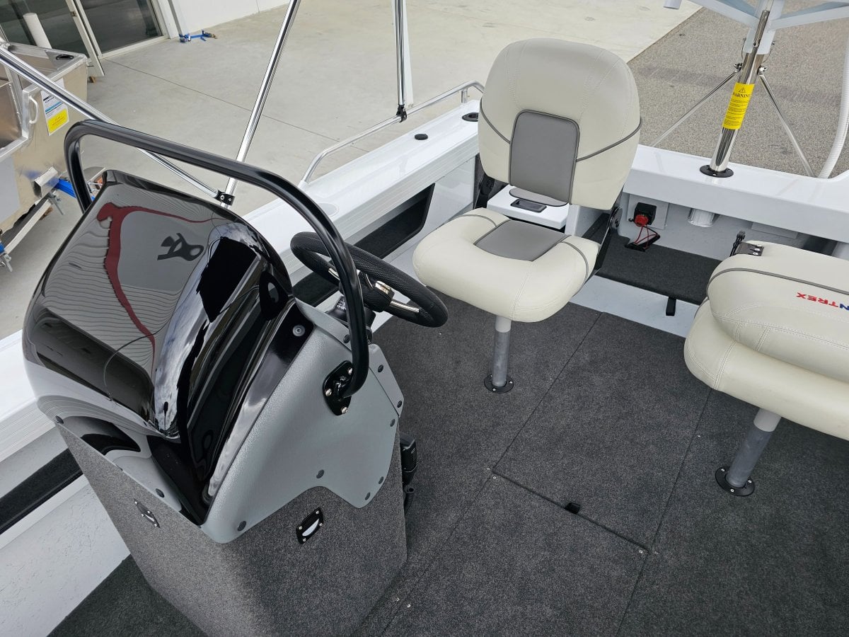 2024 QUINTREX 520 TOP ENDER RUNABOUT