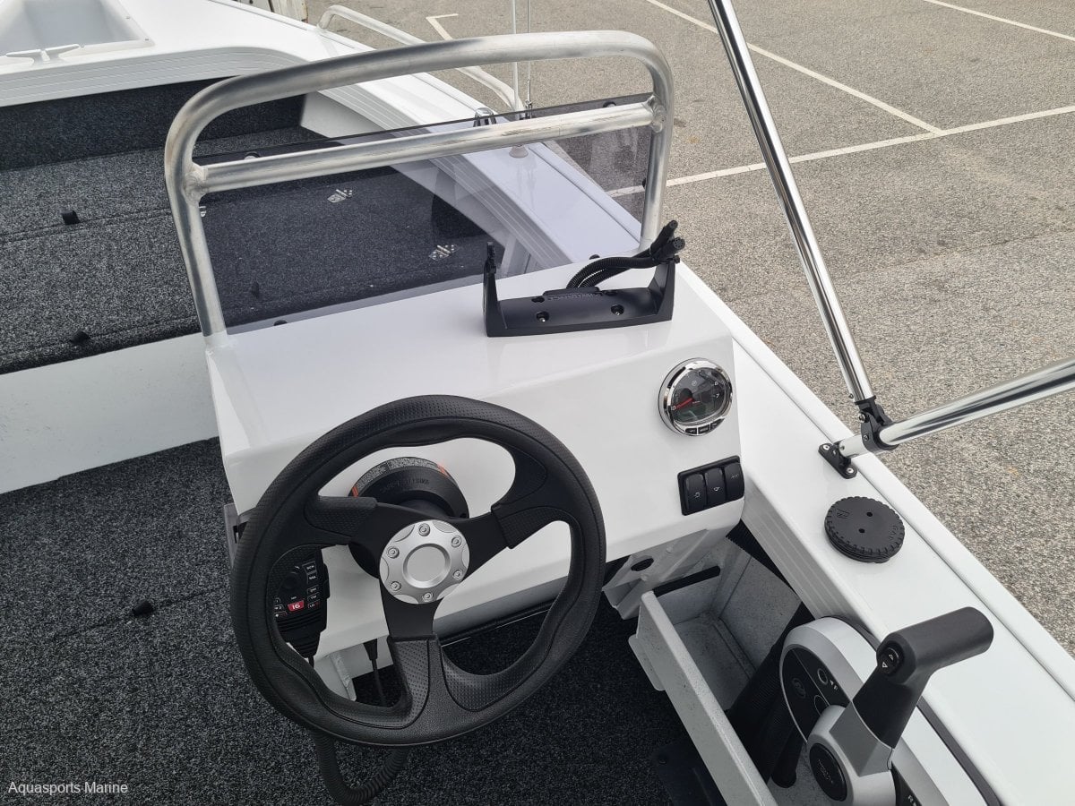 2024 QUINTREX 440 RENEGADE SIDE CONSOLE