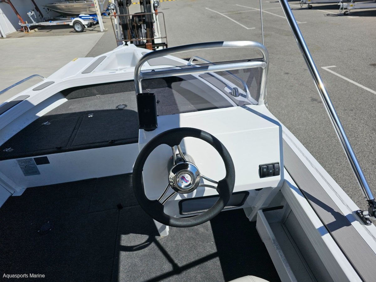 2024 QUINTREX 420 RENEGADE SIDE CONSOLE