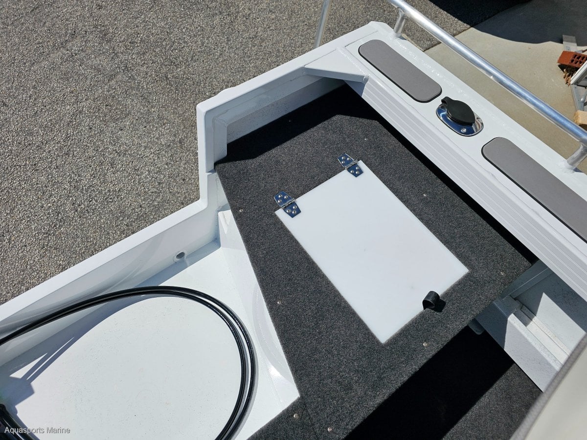 2024 QUINTREX 420 RENEGADE SIDE CONSOLE