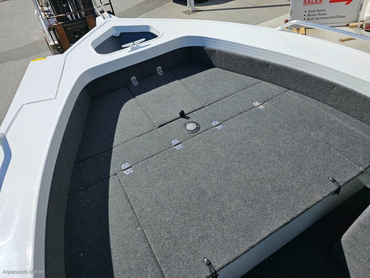 2023 QUINTREX 430 TOP ENDER TS RUNABOUT