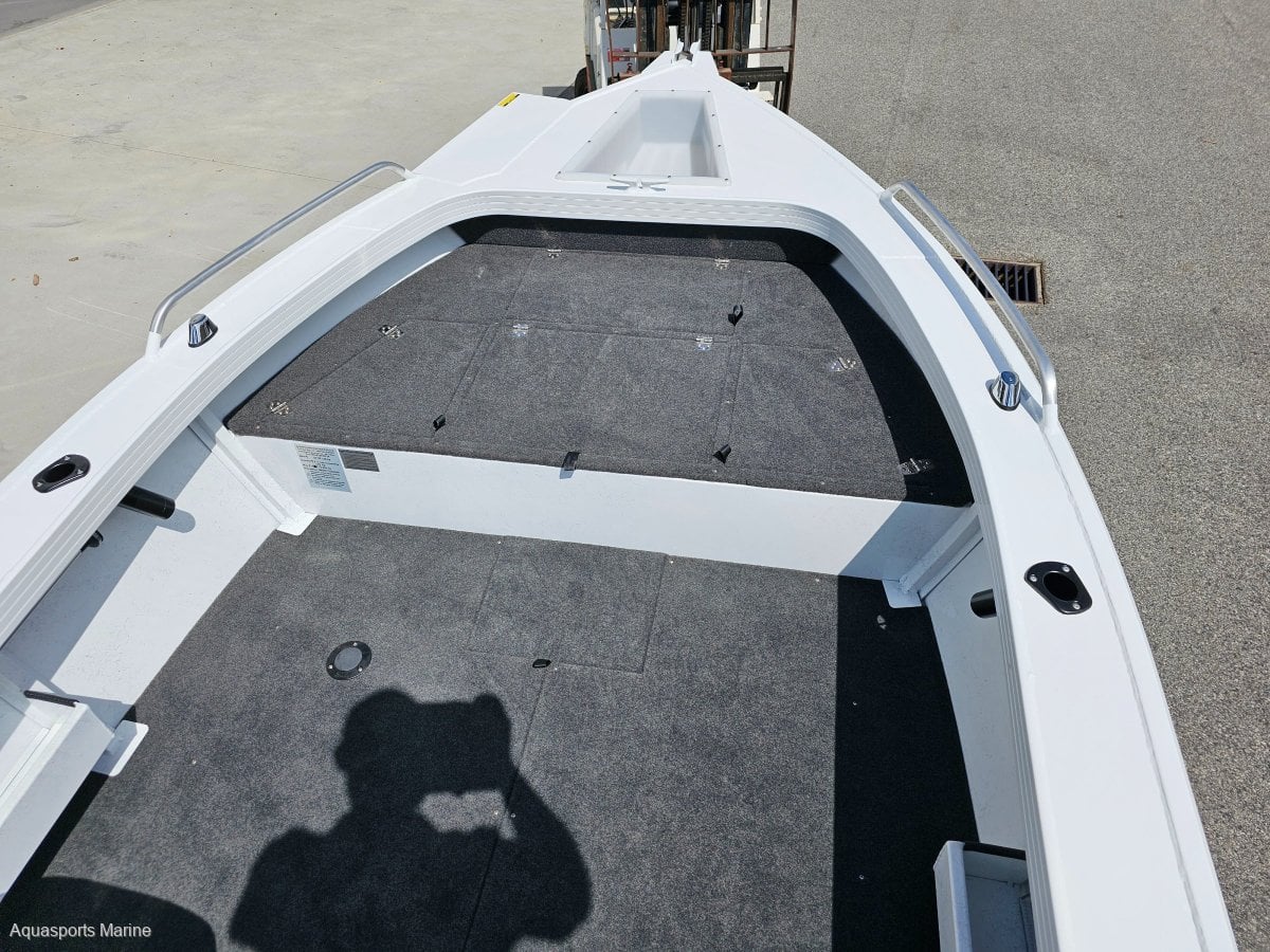 2024 QUINTREX 420 RENEGADE SIDE CONSOLE