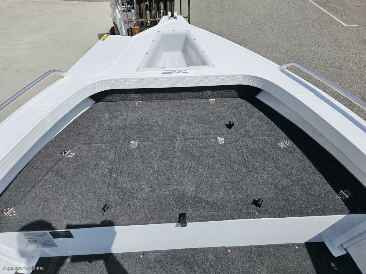 2024 QUINTREX 420 RENEGADE SIDE CONSOLE