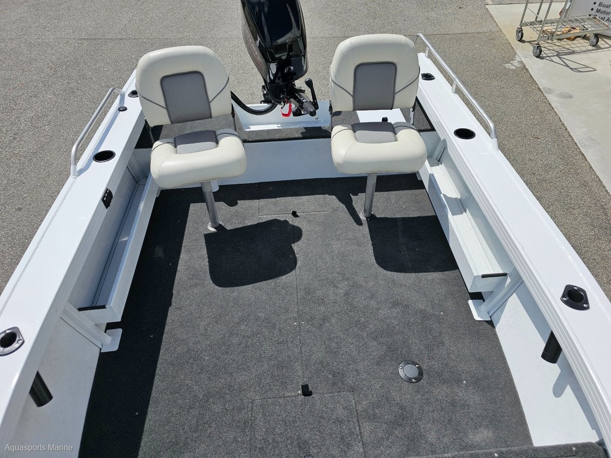 2024 QUINTREX 420 RENEGADE SIDE CONSOLE
