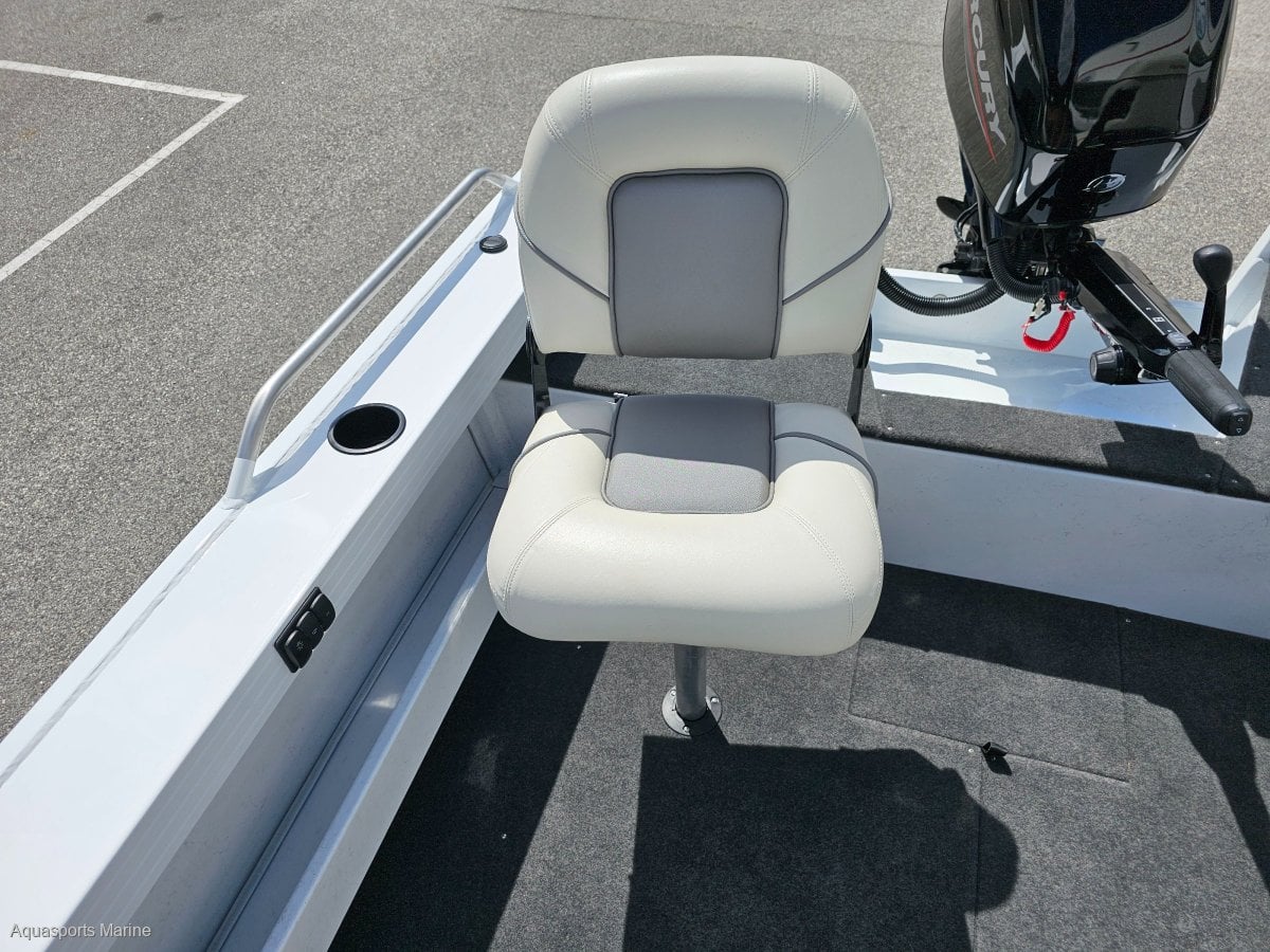 2024 QUINTREX 420 RENEGADE SIDE CONSOLE
