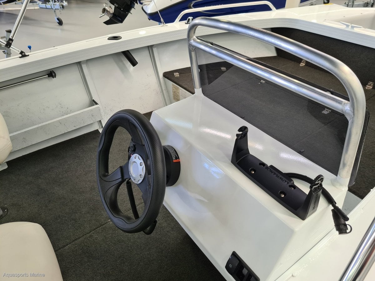 2024 QUINTREX 460 RENEGADE SIDE CONSOLE
