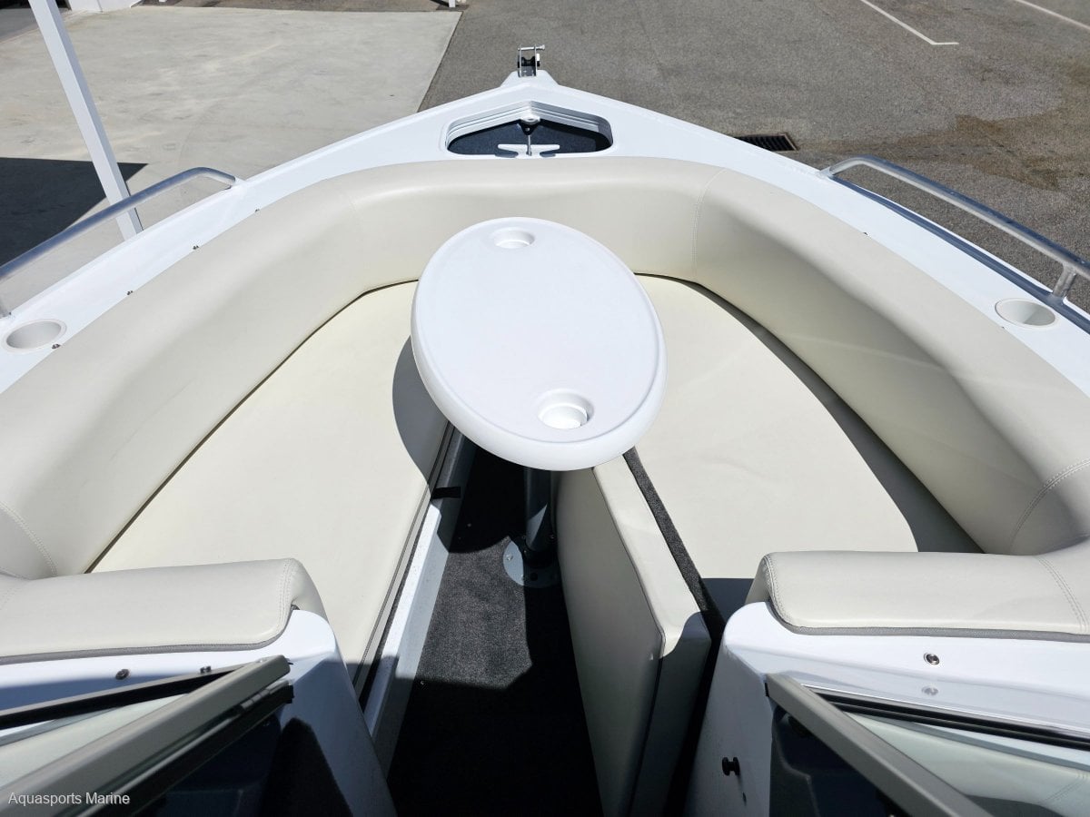 2024 QUINTREX 590 CRUISEABOUT PRO BOWRIDER