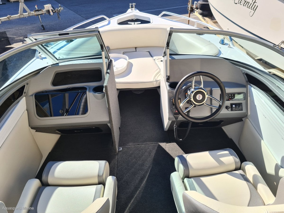 2024 QUINTREX 520 CRUISEABOUT PRO BOWRIDER