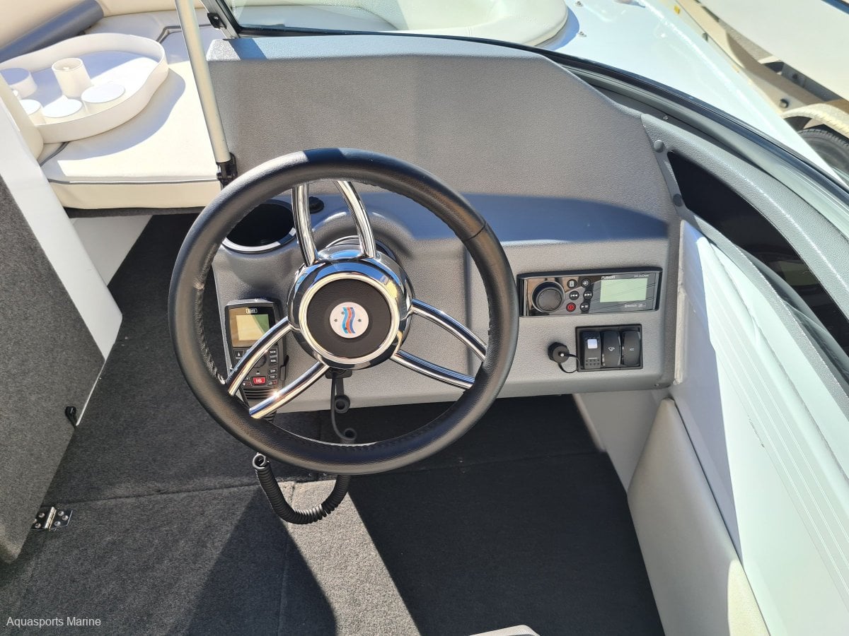 2024 QUINTREX 520 CRUISEABOUT PRO BOWRIDER