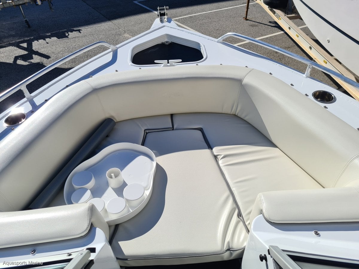 2024 QUINTREX 520 CRUISEABOUT PRO BOWRIDER
