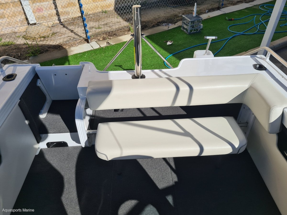 2024 QUINTREX 520 CRUISEABOUT PRO BOWRIDER