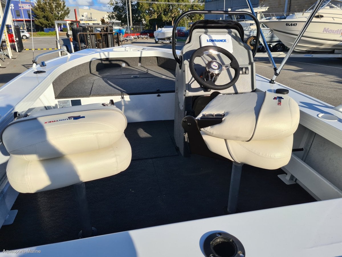 2024 QUINTREX 481 TOP ENDER SIDE CONSOLE