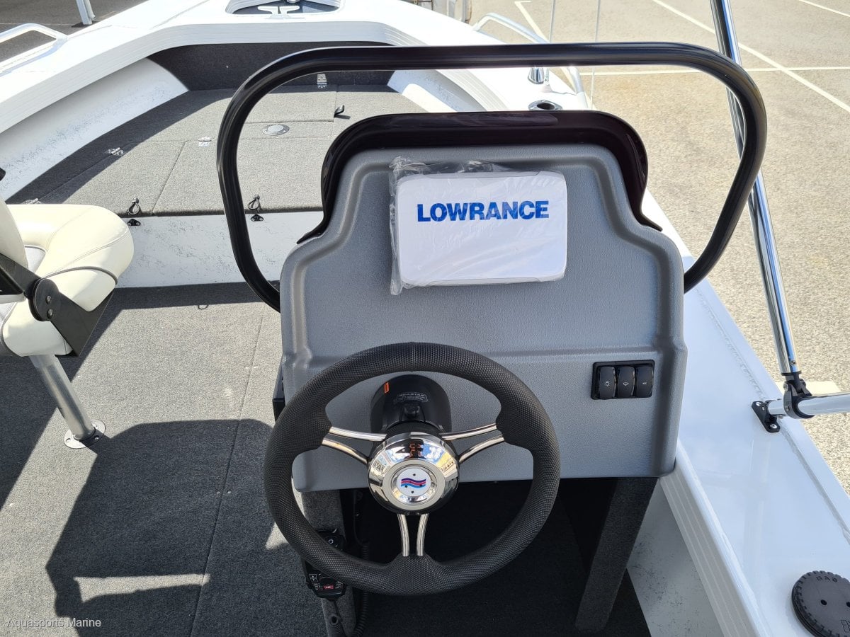 2024 QUINTREX 481 TOP ENDER SIDE CONSOLE