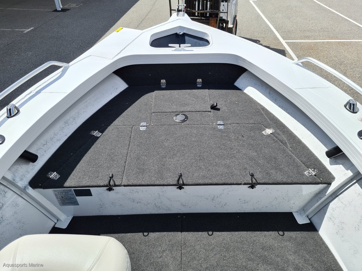 2024 QUINTREX 481 TOP ENDER SIDE CONSOLE