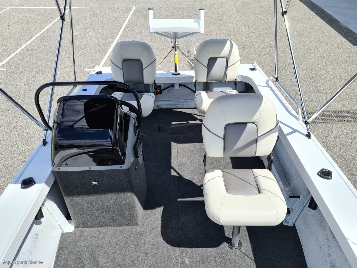 2024 QUINTREX 481 TOP ENDER SIDE CONSOLE