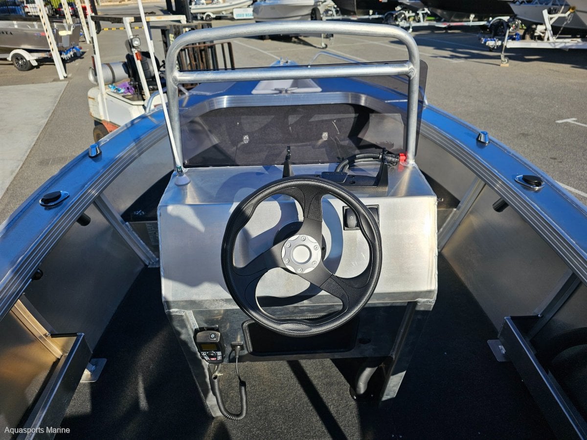 2024 QUINTREX 490 RENEGADE CENTRE CONSOLE