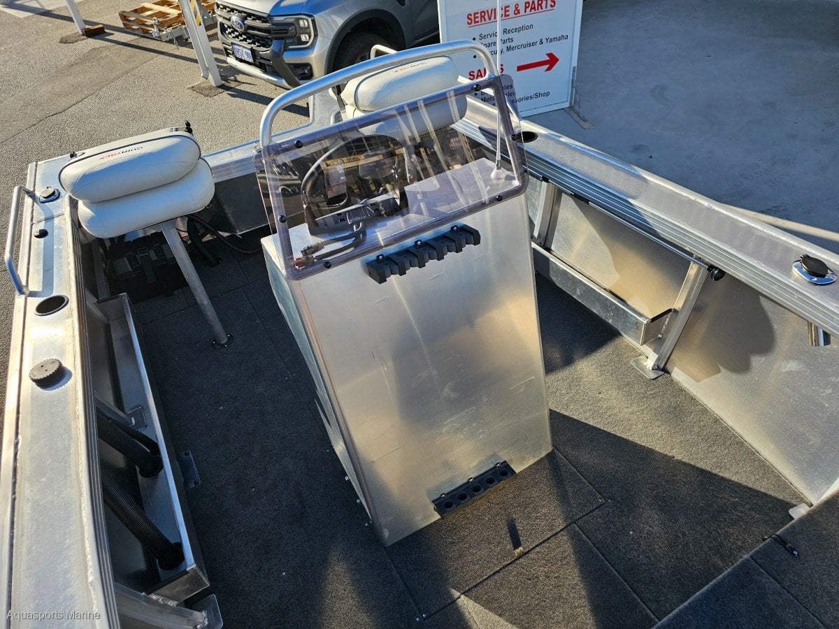 2024 QUINTREX 490 RENEGADE CENTRE CONSOLE