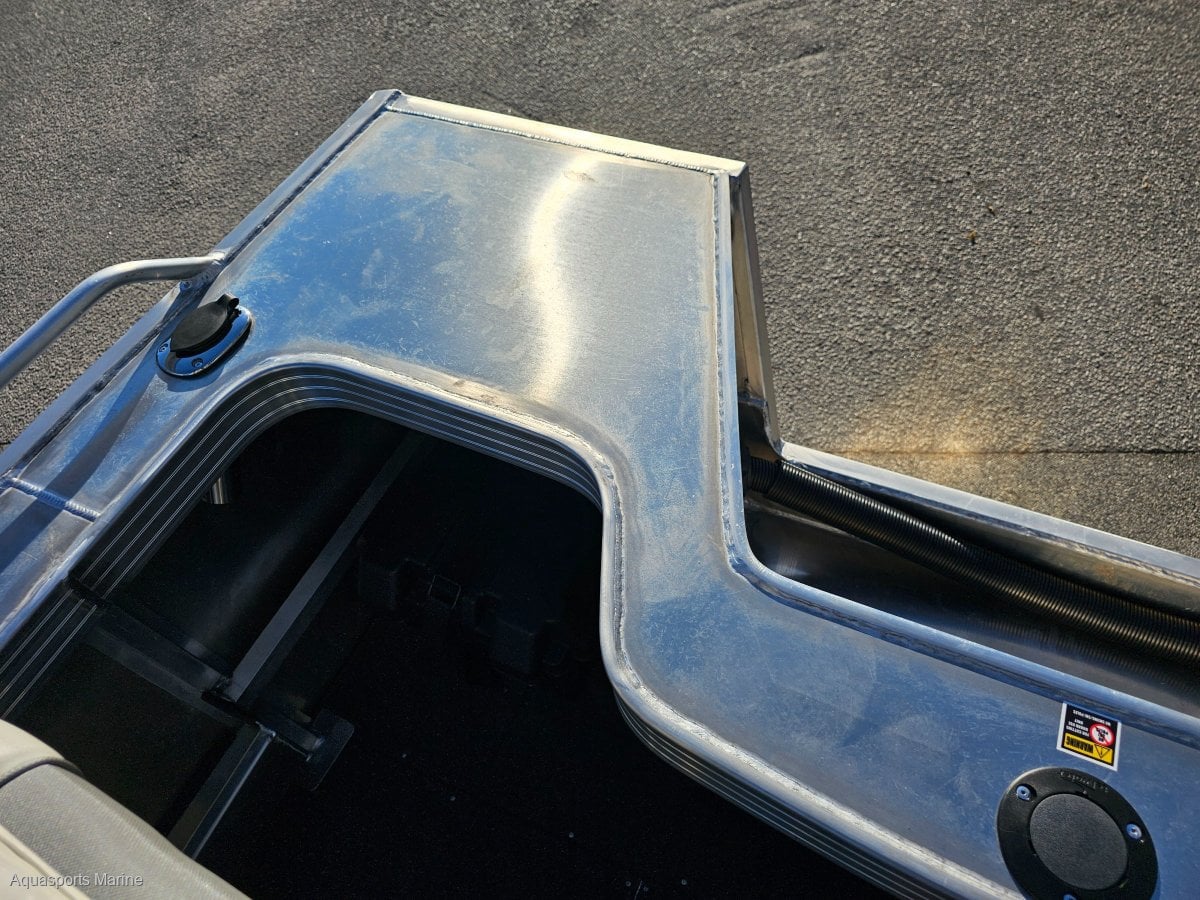 2024 QUINTREX 490 RENEGADE CENTRE CONSOLE