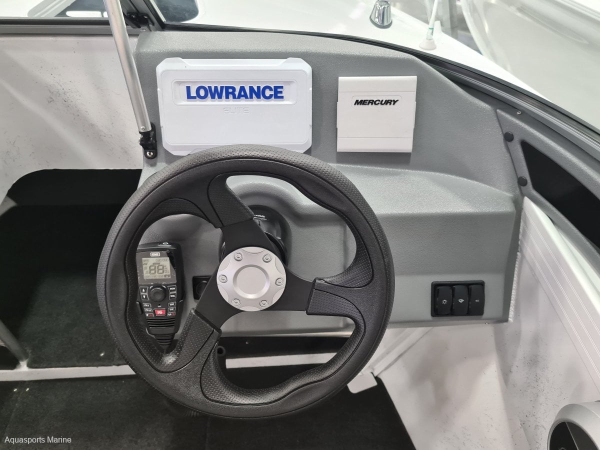 2024 QUINTREX 520 FISHABOUT PRO BOWRIDER