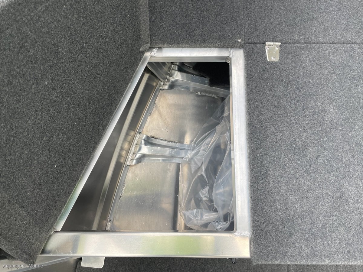 2025 QUINTREX 570 RENEGADE CC CENTRE CONSOLE