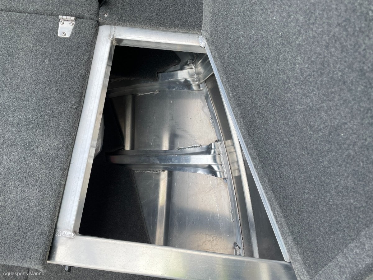 2025 QUINTREX 570 RENEGADE CC CENTRE CONSOLE