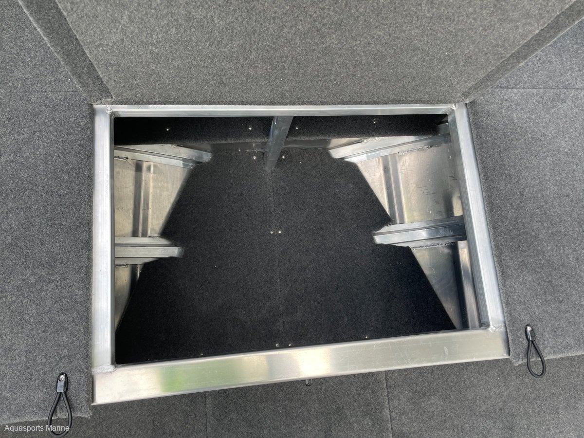2025 QUINTREX 570 RENEGADE CC CENTRE CONSOLE