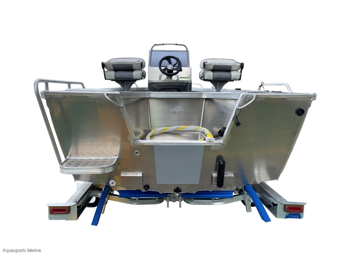 2025 QUINTREX 570 RENEGADE CC CENTRE CONSOLE