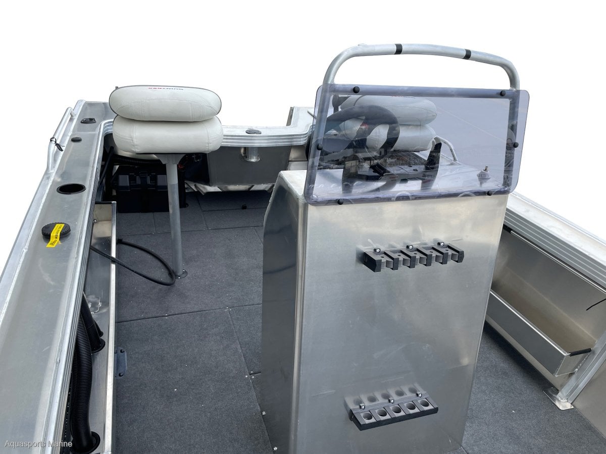 2025 QUINTREX 570 RENEGADE CC CENTRE CONSOLE