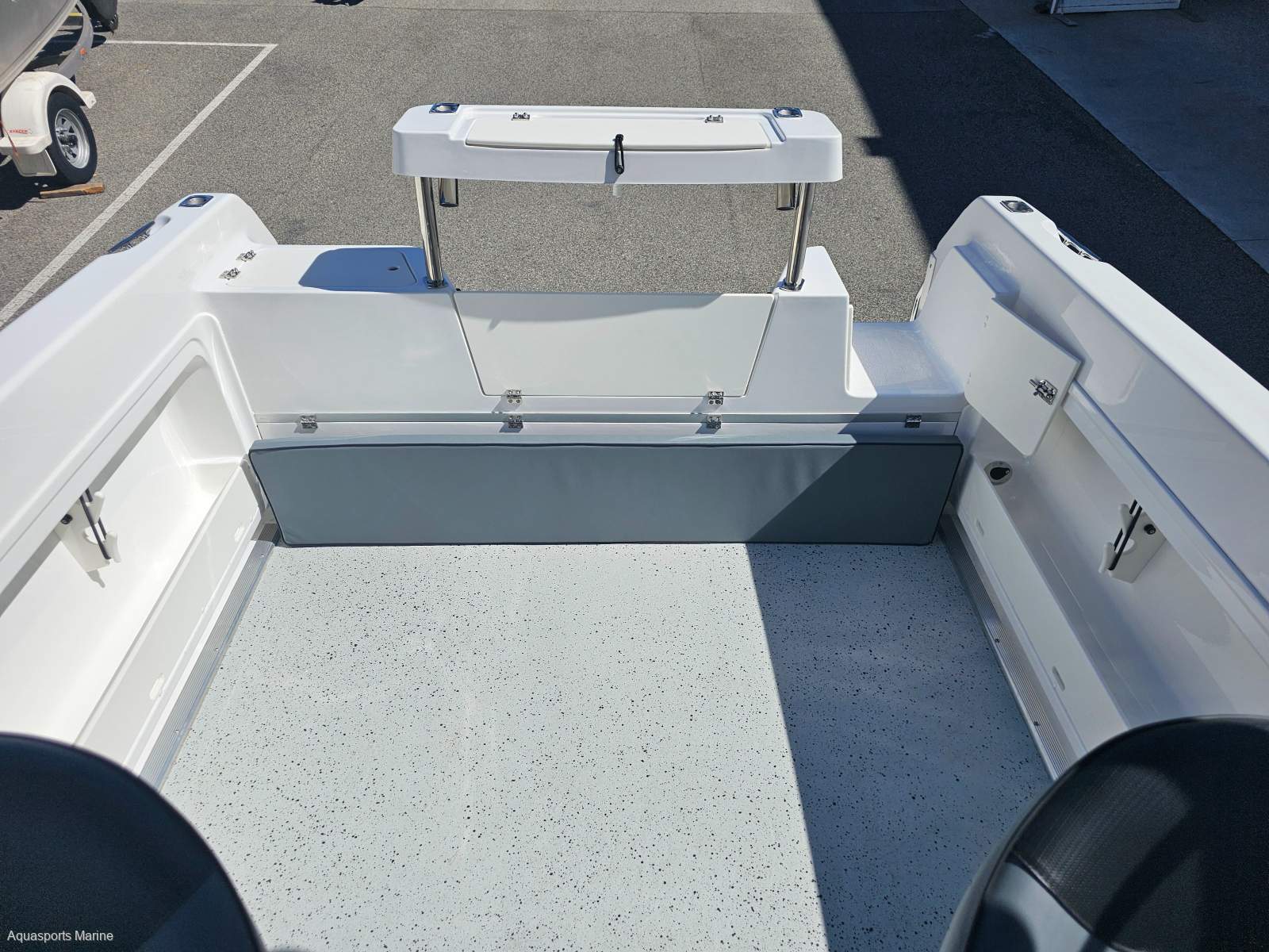 2026 HAINES HUNTER 565 R-SERIES RUNABOUT