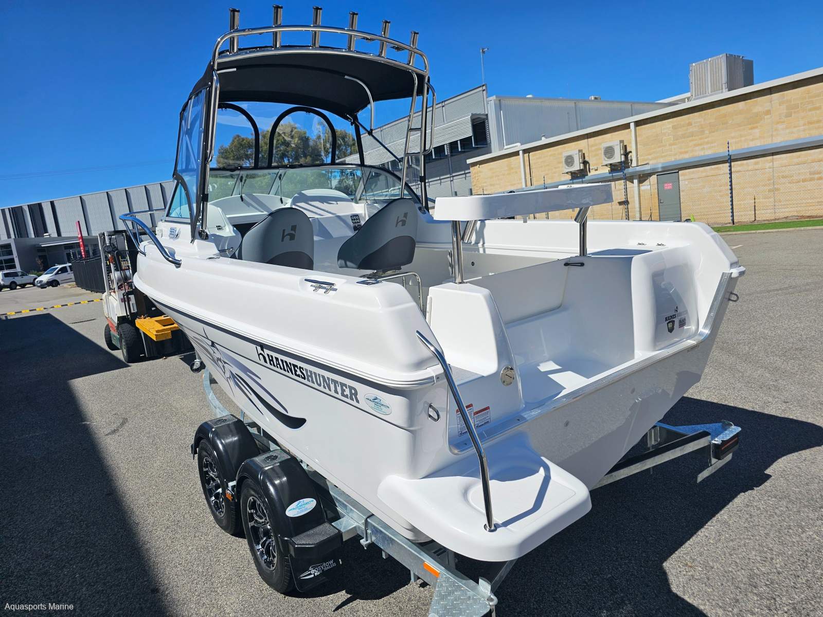 2026 HAINES HUNTER 565 R-SERIES RUNABOUT