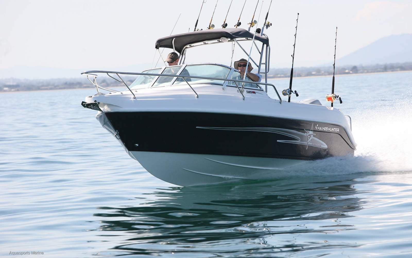 2025 HAINES HUNTER 585 R-SERIES RUNABOUT