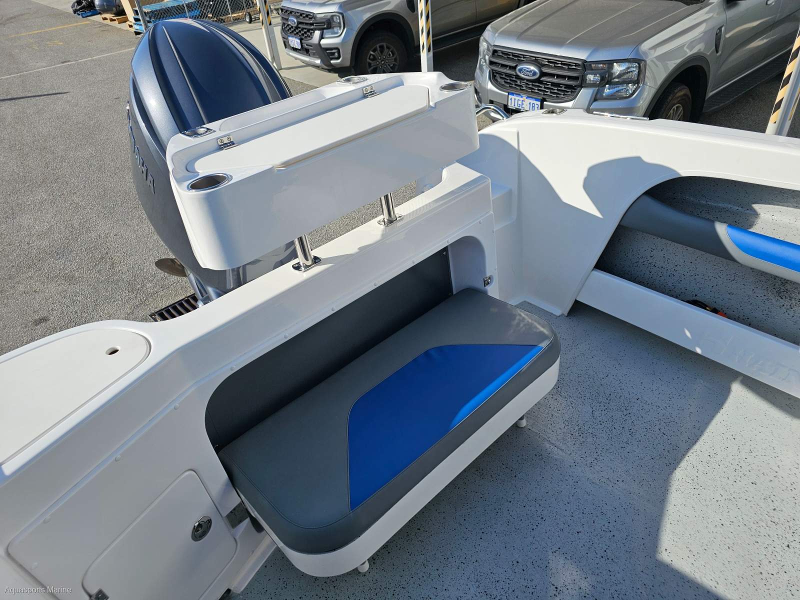 2026 HAINES HUNTER 585 R-SERIES RUNABOUT
