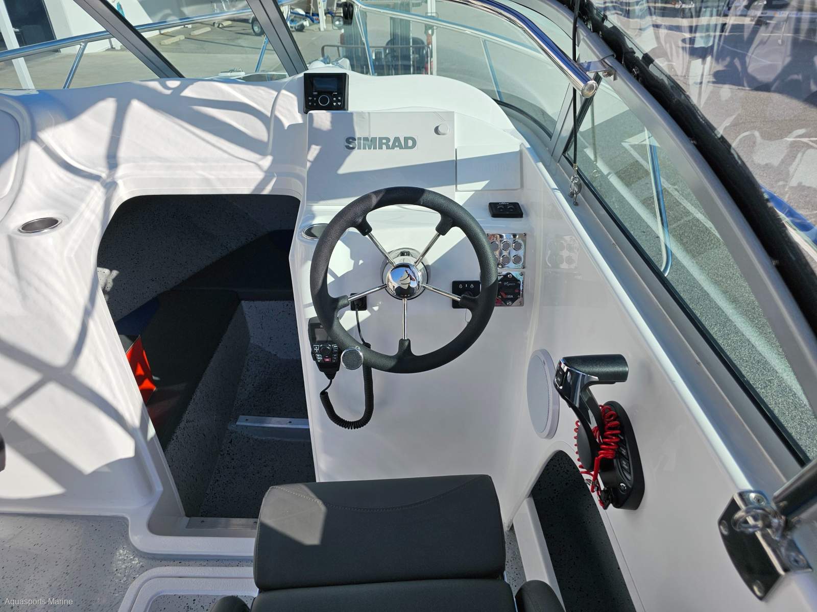 2026 HAINES HUNTER 585 R-SERIES RUNABOUT