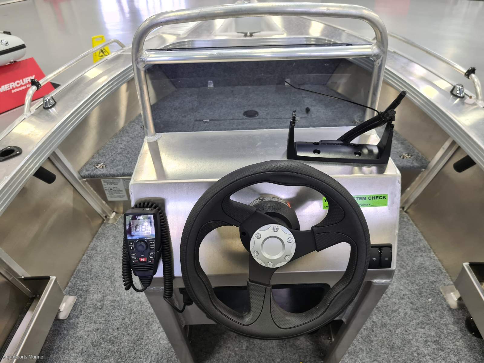 2025 QUINTREX 460 RENEGADE CENTRE CONSOLE
