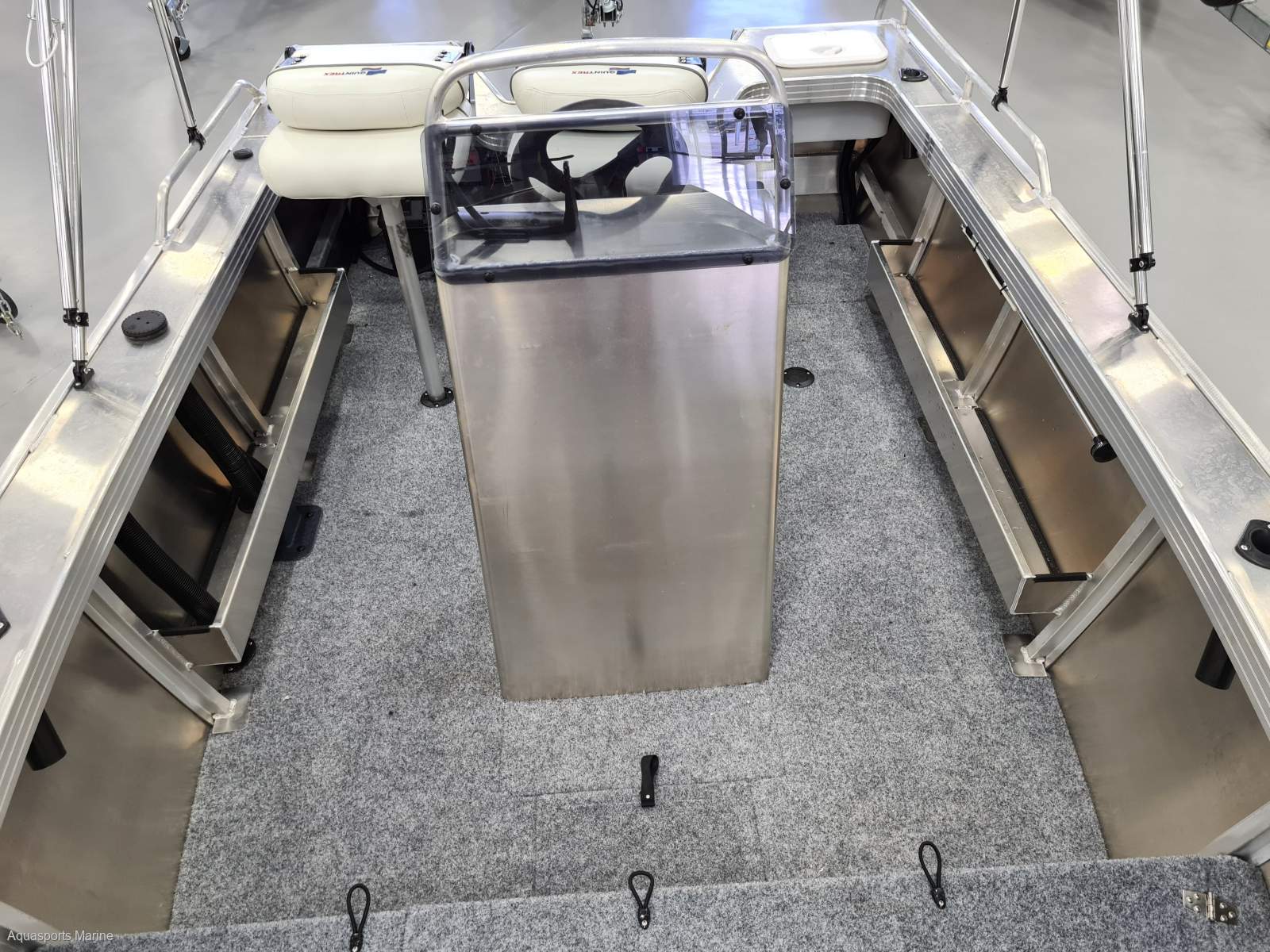 2025 QUINTREX 460 RENEGADE CENTRE CONSOLE