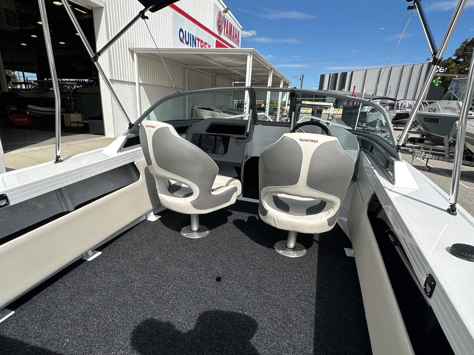 QUINTREX 520 FISHABOUT PRO RUNABOUT