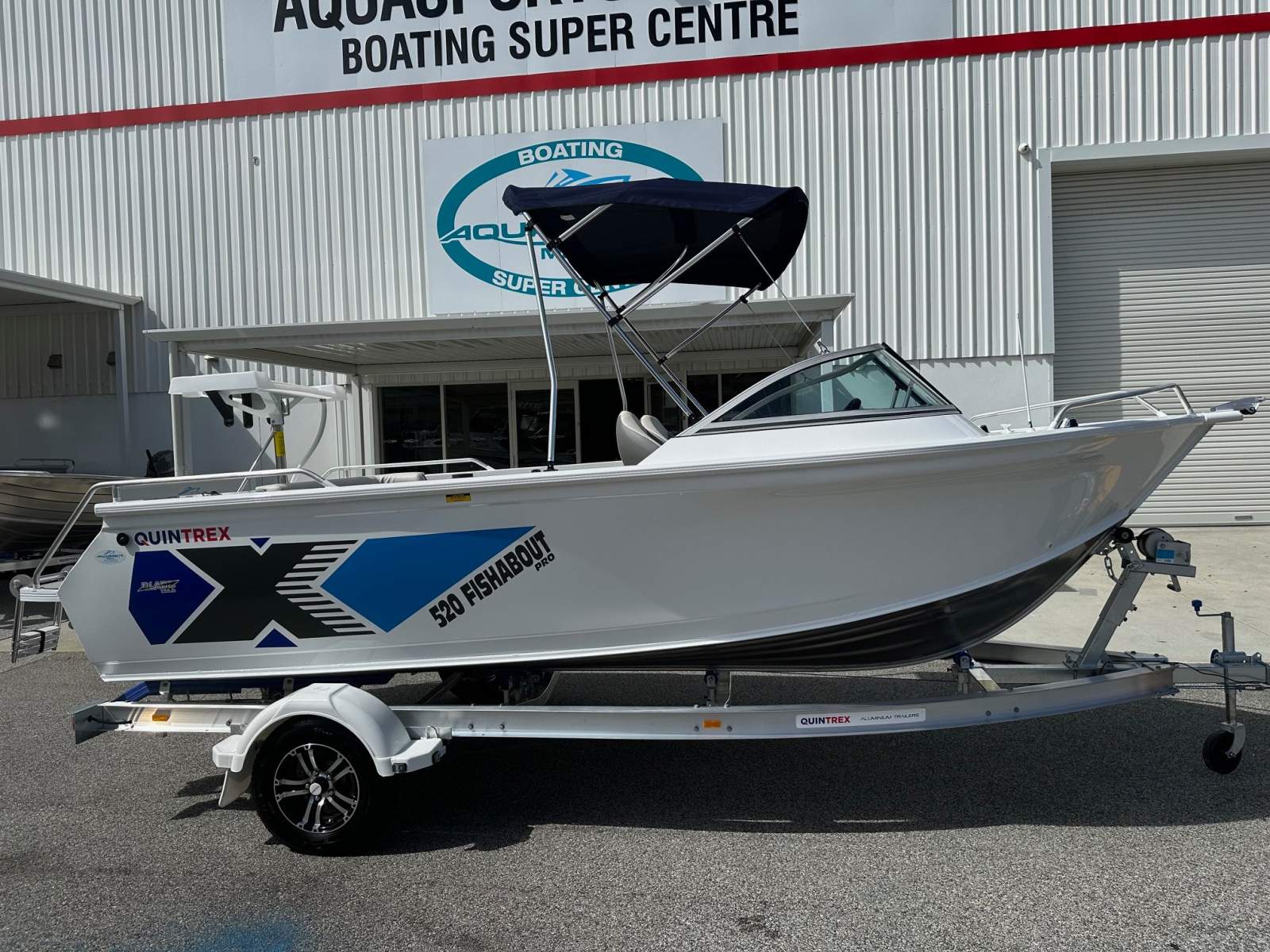QUINTREX 520 FISHABOUT PRO RUNABOUT