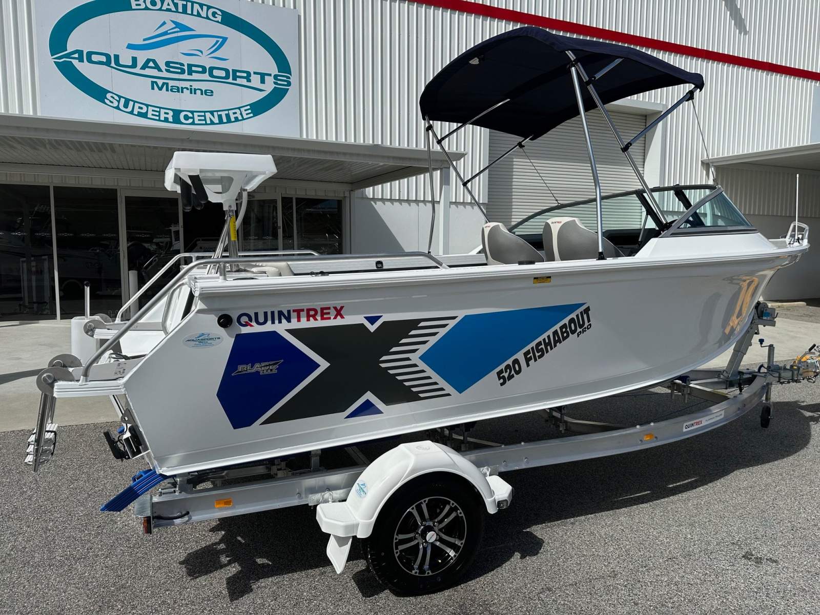 QUINTREX 520 FISHABOUT PRO RUNABOUT