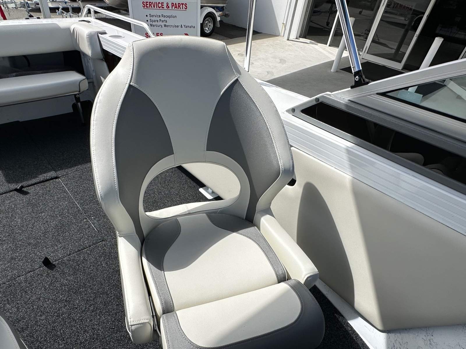 QUINTREX 520 FISHABOUT PRO RUNABOUT