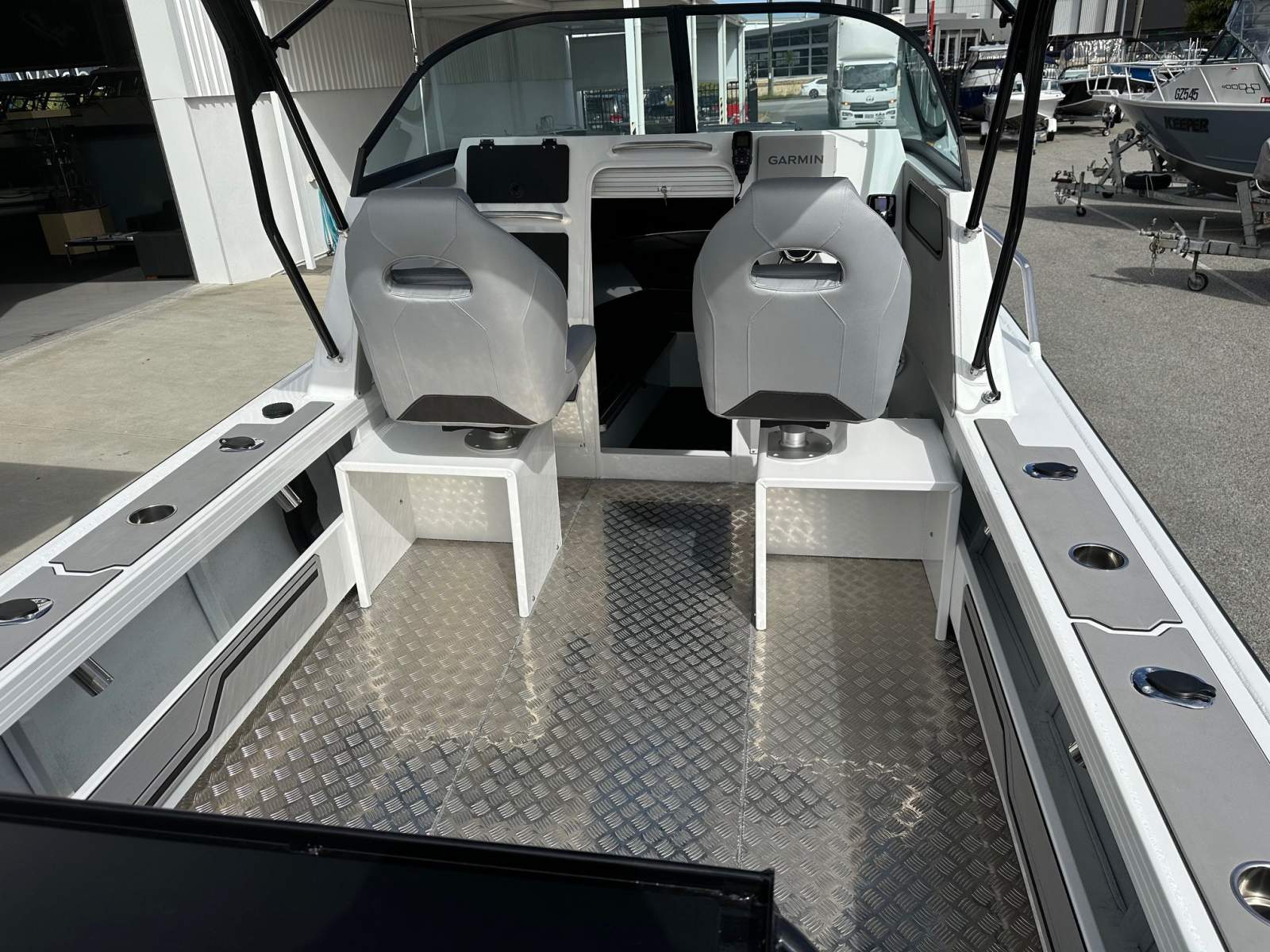 QUINTREX 660 TRIDENT OFFSHORE FISHER