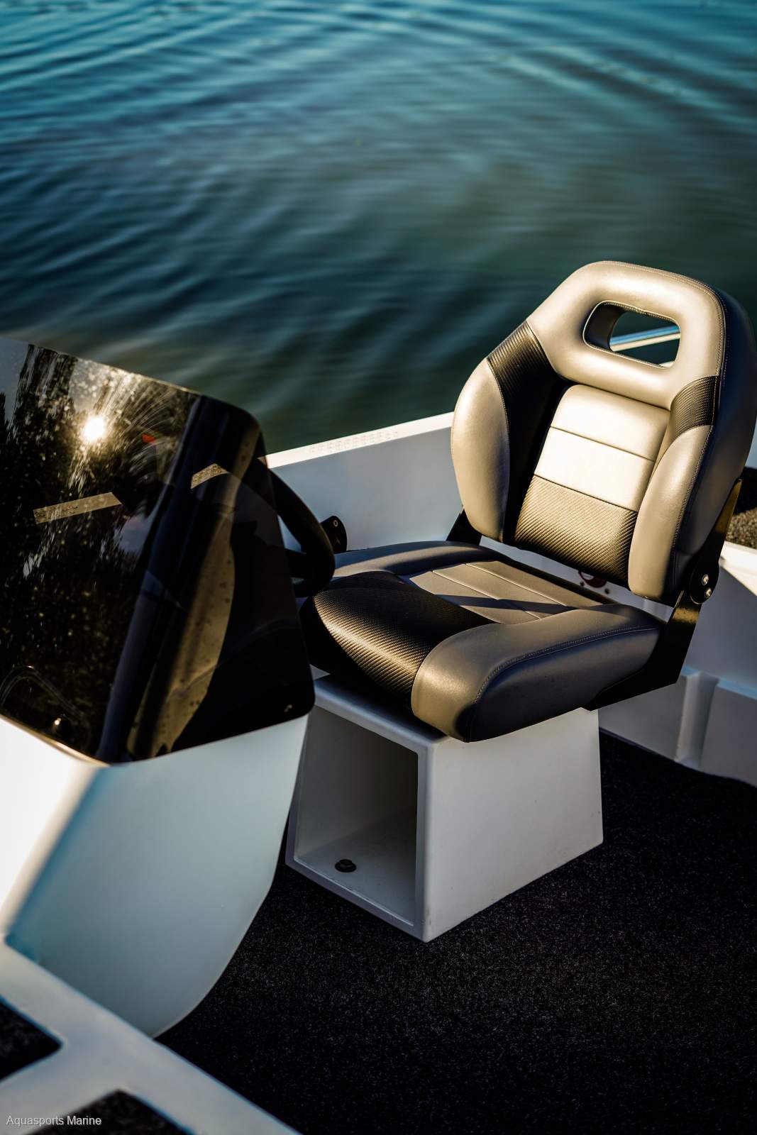2026 POLYCRAFT CHALLENGER 4.10M SIDE CONSOLE V-PUNT